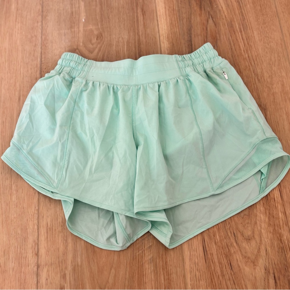 Lululemon Hotty Hot Short II low rise